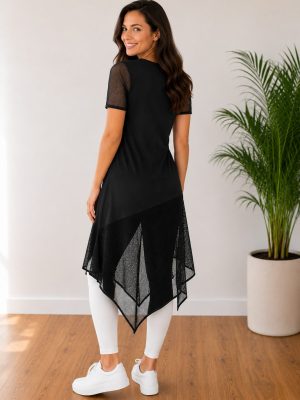 Elegantna dolga tunika za pajkice s čipkastim zaključkom.