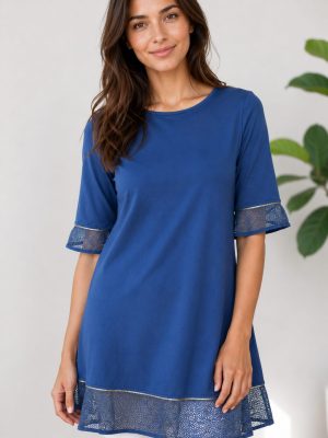 Elegantna ženska tunika v pariško modri barvi.